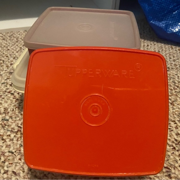 Various Vintage Tupperware Containers, square and pie - Picture 12 of 14